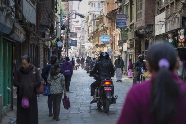 Kathmandu, Nepál - február 10, 2015-re: Katmandu utcáin, — Stock Fotó