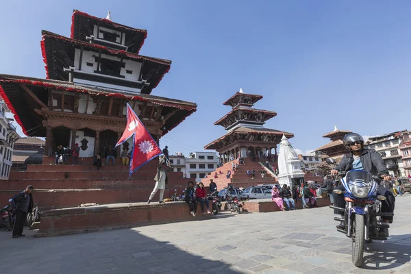 KATHMANDU, NEPAL - 10 DE FEBRERO DE 2015: La famosa plaza Durbar o —  Fotos de Stock