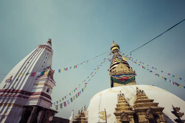 Stupa em Swayambhunath Monkey temple em Kathmandu, Nepal . — Fotografia de Stock