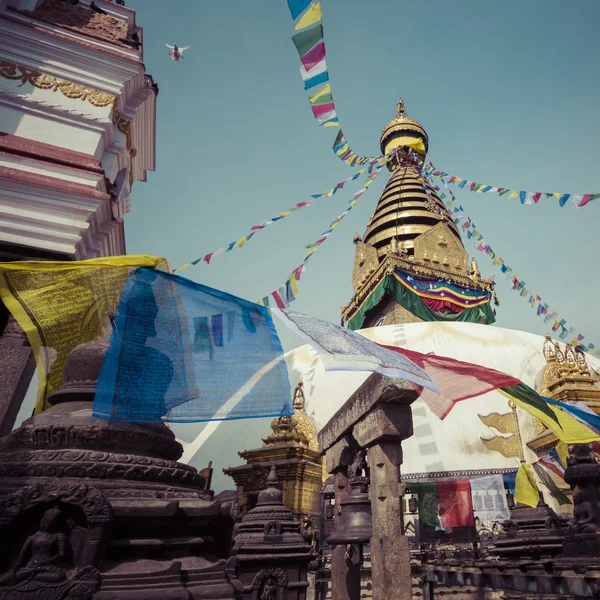 Stupa em Swayambhunath Monkey temple em Kathmandu, Nepal . — Fotografia de Stock