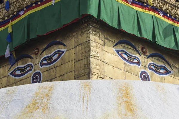 Stupa em Swayambhunath Monkey temple em Kathmandu, Nepal . — Fotografia de Stock