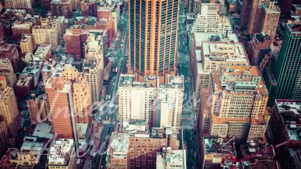 Letecký pohled na panorama Manhattanu při západu slunce, new york city — Stock video