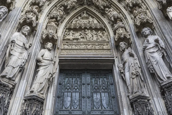 A catedral de Colónia. Detalhe da fachada — Fotografia de Stock