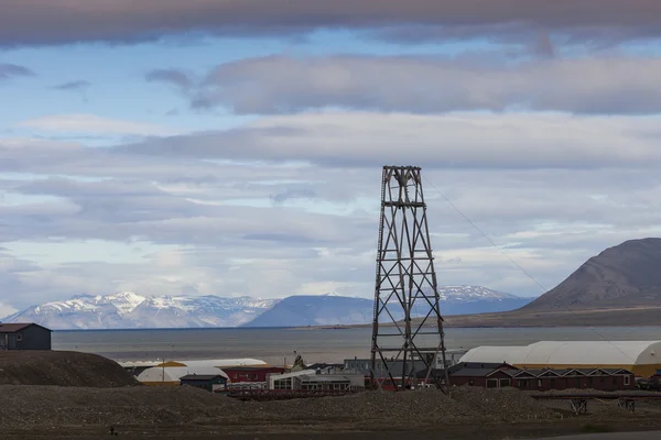 Opuścił stację kopalnia węgiel drzewny w Svalbard, N — Zdjęcie stockowe