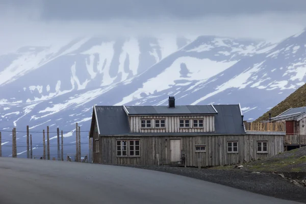Vista su Longyearbyen, Svalbard, Norvegia — Foto Stock