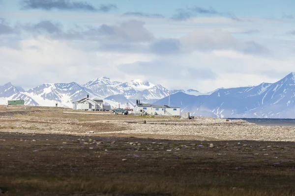 Mooie schilderachtig uitzicht van longyearbyen (svalbard eiland), Noorwegen — Stockfoto