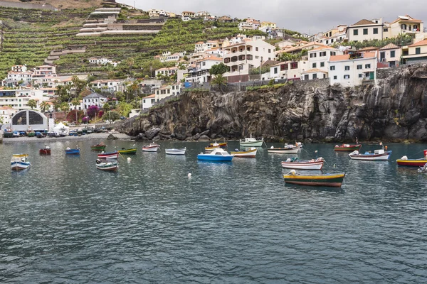 Camara de Lobos is een plaats (city) in de Auvergne zuidkust van Madeira, — Stockfoto