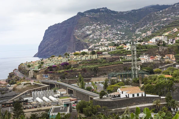 Camara de Lobos es una ciudad en la costa centro-sur de Madeira , — Foto de Stock