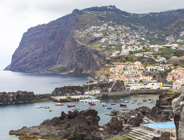 Camara de Lobos é uma cidade na costa centro-sul da Madeira , — Fotografia de Stock