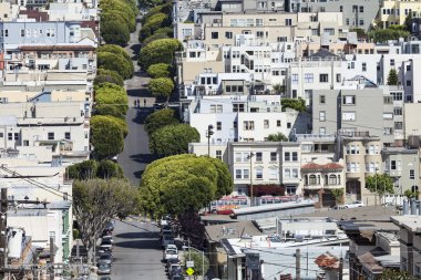 San Francisco, ABD - Nisan 07: Lombard street üzerinde Rus Hill
