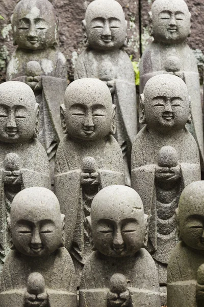 Statues au temple japonais — Photo