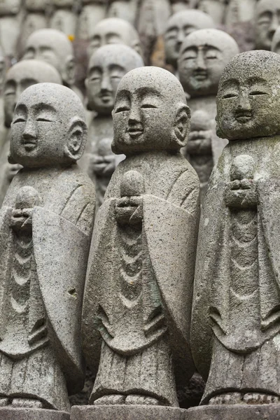 Sochy v japonském chrámu — Stock fotografie