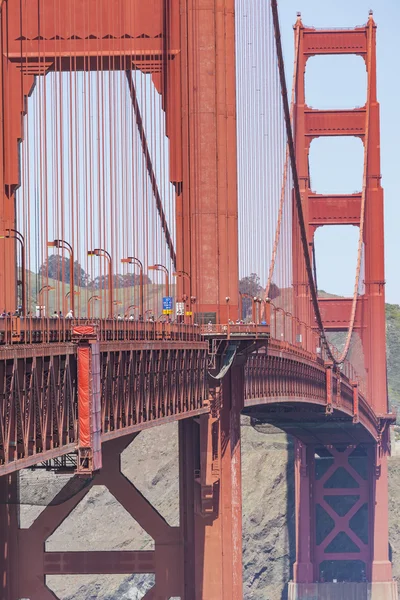 Золотые ворота мост яркий день пейзаж, Сан-Франциско — стоковое фото