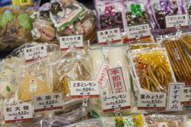 Kyoto geleneksel gıda pazarı. Japonya.