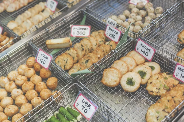 Traditioneller asiatischer Lebensmittelmarkt, Japan. — Stockfoto