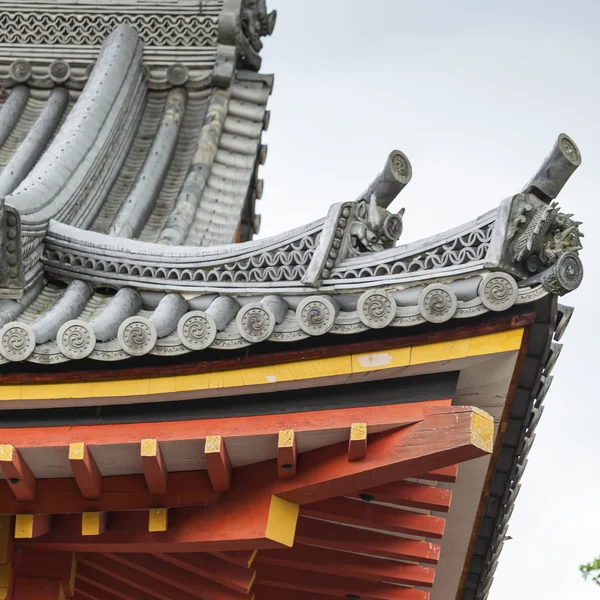 Telhado do templo do budismo japonês — Fotografia de Stock