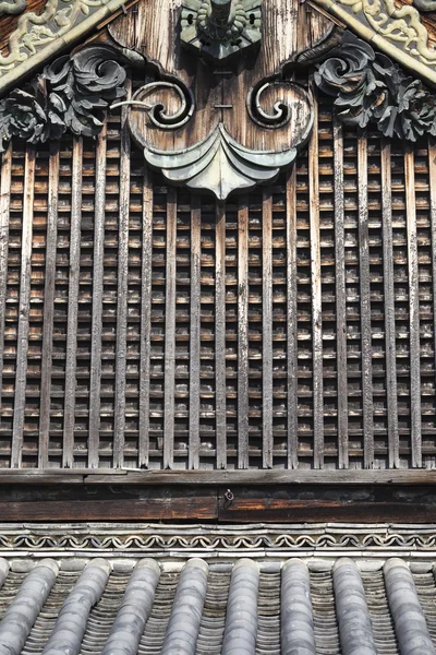 Telhado do Palácio Ninomaru no Castelo de Kyoto Nijo em Kyoto, Japão . — Fotografia de Stock