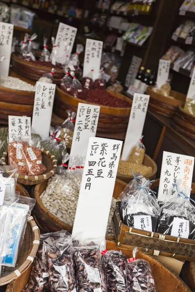 Vendita di prodotti tradizionali giapponesi — Foto Stock