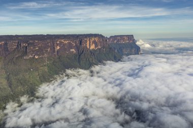 Roraima tepui Kukenan tepui sis - Venezu, üzerinde üzerinden görüntülemek