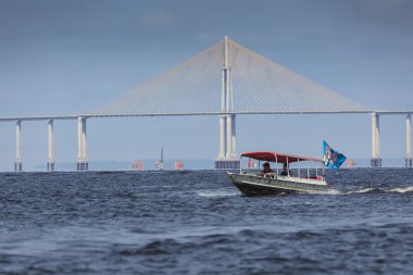 Manaus, Brezilya, 17 Ekim: The Manaus Iranduba Bridge (Po denir