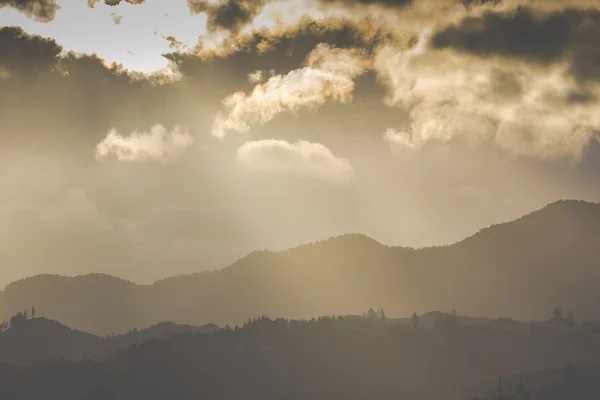 Puesta de sol en la montaña. Motueka Nueva Zelanda —  Fotos de Stock