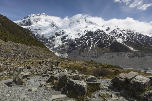 Bela vista e glaciar no Parque Nacional Mount Cook, Sul é — Fotografia de Stock