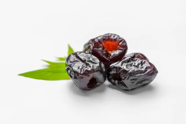 Jujuba Cristalizada Fruta Doce Data Vermelha Chinesa Isolada Fundo Branco — Fotografia de Stock