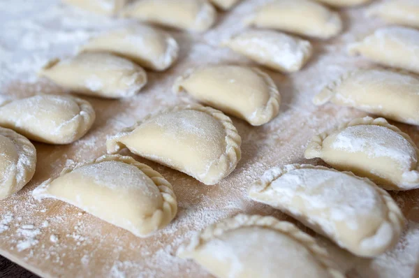 Raw dumplings — Stock Photo, Image