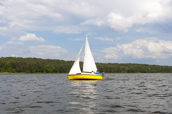 Sail on lake — Stock Photo, Image