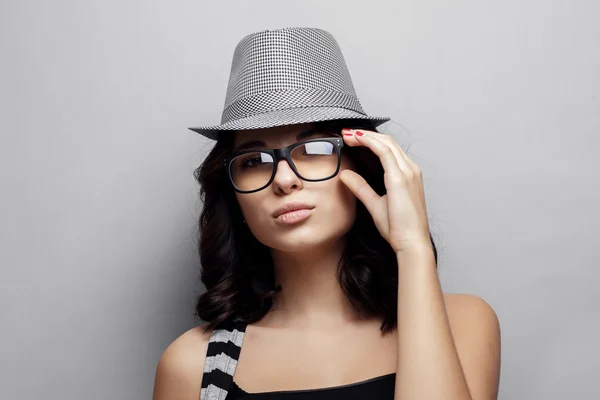 Retrato mujer atractiva en gafas . —  Fotos de Stock