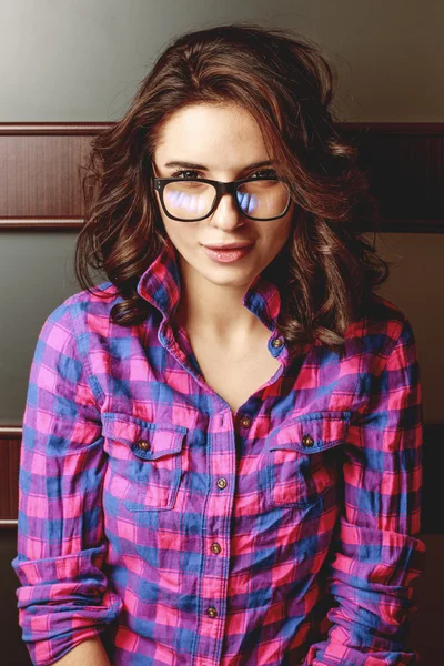 Portrait attractive woman in glasses. — Stock Photo, Image