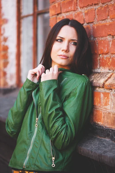 Porträt einer schönen erwachsenen sinnlichen Frau . — Stockfoto