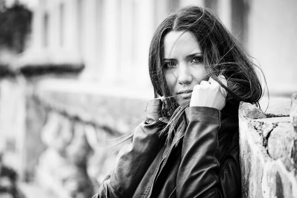 Güzel bir yetişkin şehvetli kadın portresi .