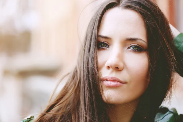 Güzel bir yetişkin şehvetli kadın portresi .