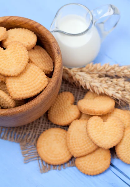 Biscotti con latte — Foto Stock