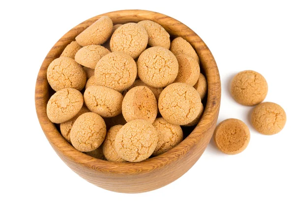 Biscuits aux amandes italiennes traditionnelles - amaretti, isolé sur blanc — Photo