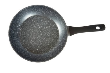 Kızartma tavası beyaz arkaplanda izole