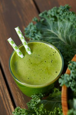 Kavanozda lahana suyu.