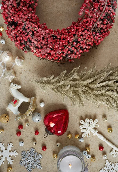 Όμορφη Αναπνοή Από Κόκκινα Μούρα Χριστουγεννιάτικη Διακόσμηση — Φωτογραφία Αρχείου