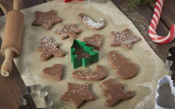 Horneado Navidad Masa Jengibre Cortadores Galletas Ramitas Piel — Foto de Stock