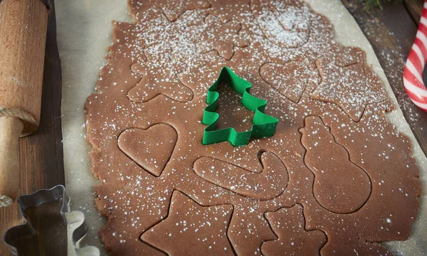 Horneado Navidad Masa Jengibre Cortadores Galletas Ramitas Piel — Foto de Stock