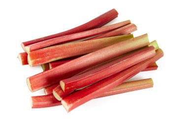 beyaz arka planda izole edilmiş rubarb sapları