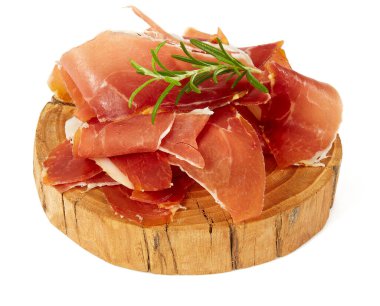 Beyaz arka planda izole edilmiş jambon kabuğu. İtalyan ya da İspanyol geleneksel kurutulmuş eti.
