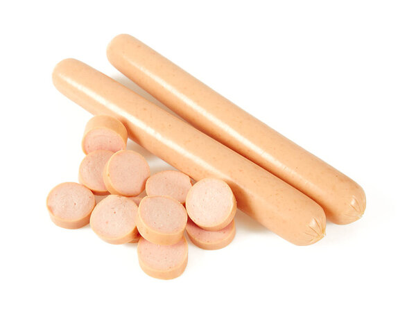 вареные колбасы изолированы на белом фоне