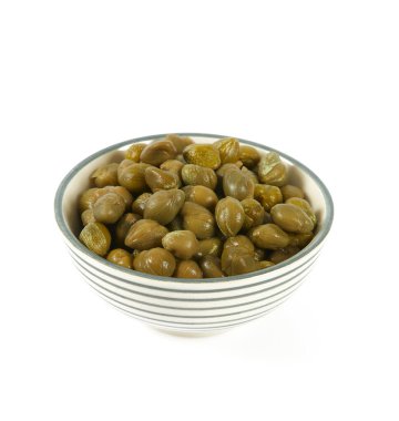 kapariler beyaz arkaplanda izole edildi