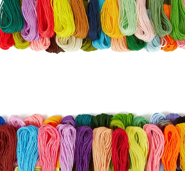 Ensemble Fils Multicolores Pour Broderie Isolés Sur Fond Blanc — Photo