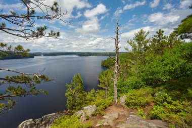 Güzel Kanada Gölü Yaz gününde