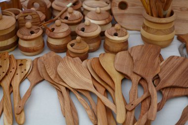 Tahta kaşıklar pazarında