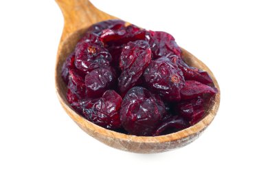 Beyaz arka planda yaban mersinleri izole