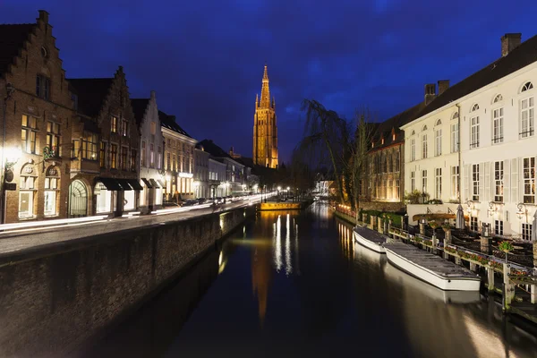 Kerkelijk van onze vrouw in Brugge — Stockfoto
